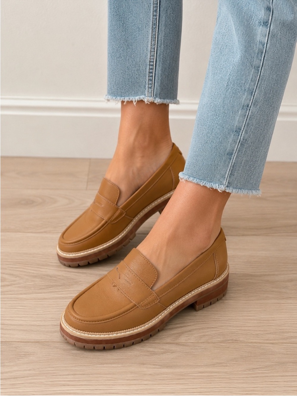 Toms Tan Cara Slip On Women’s Loafers Size 8.5